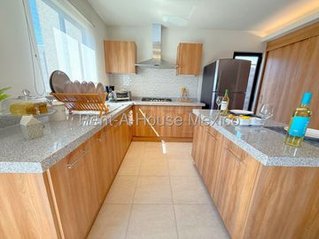 Casa en Venta | 3 Recámaras | Cocina Equipada | Jardín Interior | Amenidades / DG