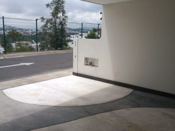 Casa de recuperación bancaria a la venta en  Lago Esmeralda, Estado de México.