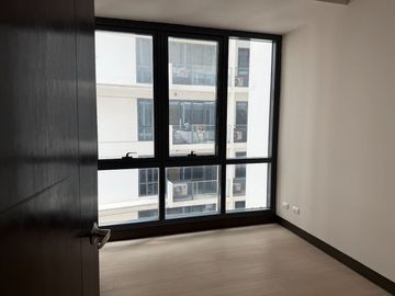 Last 3 Bedroom Rent to Own Condo For Sale in Florence McKinley Hill Taguig near Enderun