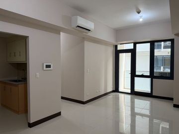 Last 3 Bedroom Rent to Own Condo For Sale in Florence McKinley Hill Taguig near Enderun