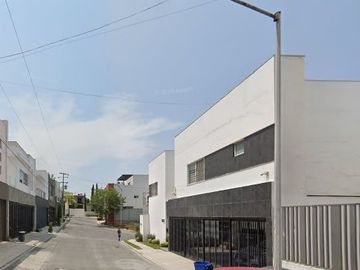 CASA EN VENTA EN CALLE AMBAR, COLINAS DE LAS CUMBRES, MONTERREY, N.L