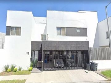 CASA EN VENTA EN CALLE AMBAR, COLINAS DE LAS CUMBRES, MONTERREY, N.L