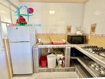 Depa en venta con 2 recámaras, 2 baños y un estacionamiento