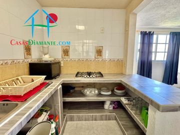 Depa en venta con 2 recámaras, 2 baños y un estacionamiento