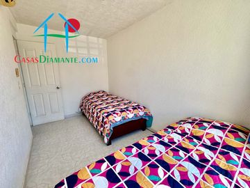 Depa en venta con 2 recámaras, 2 baños y un estacionamiento