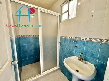 Depa en venta con 2 recámaras, 2 baños y un estacionamiento