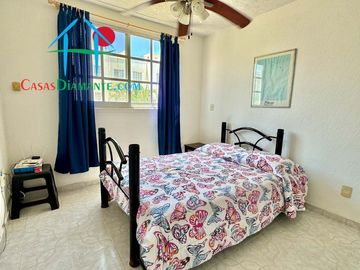 Depa en venta con 2 recámaras, 2 baños y un estacionamiento