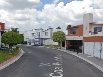 CASA EN VENTA EN JURIQUILLA, QUERETARO.