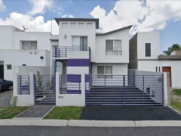 CASA EN VENTA EN JURIQUILLA, QUERETARO.