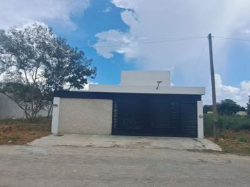 CASA EN RENTA DE TRES RECAMARAS Y ALBERCA UNA SOLA PLANTA DZITYA MERIDA