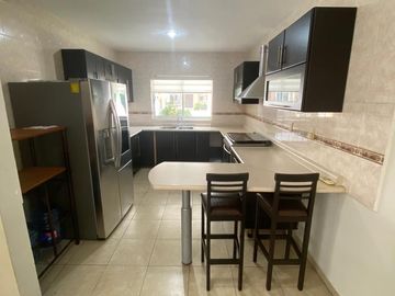 CASA AMUEBLADA RENTA, 3 REC CERCA DE PLAYA COTO PRIVADO