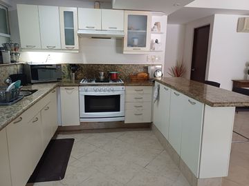 DEPARTAMENTO AMUEBLADO , 3 RECAMARAS ,CENTRICO , SM 13 , $25,500,
