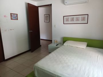 DEPARTAMENTO AMUEBLADO , 3 RECAMARAS ,CENTRICO , SM 13 , $25,500,