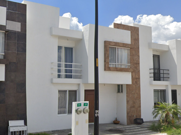 CASA EN VENTA EN EL PUEBLITO, QUERETARO.