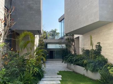 CASA EN VENTA EN LOMAS DE TECAMACHALCO