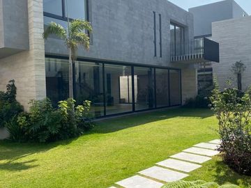 CASA EN VENTA EN LOMAS DE TECAMACHALCO