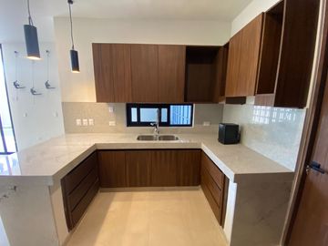CASA NUEVA DE 3 RECÁMARAS EN BENITO JUAREZ NORTE, MÉRIDA