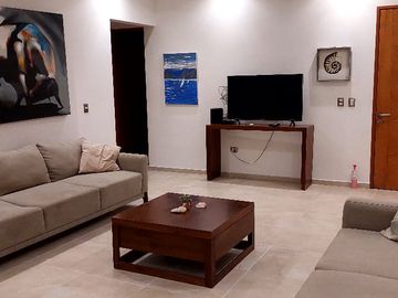 Amplio departamento en renta en el centro de playa del carmen