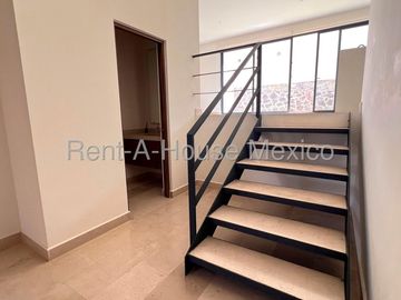 Departamento en Renta con Jardín y Amenidades en Zibatá SGU116
