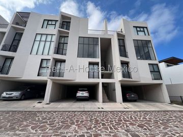 Departamento en Renta con Jardín y Amenidades en Zibatá SGU116
