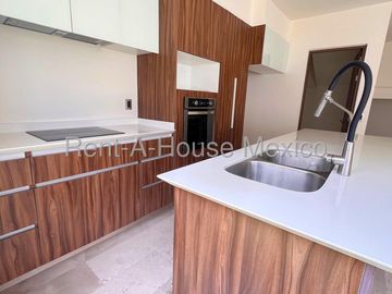 Departamento en Renta con Jardín y Amenidades en Zibatá SGU116