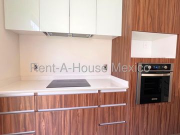 Departamento en Renta con Jardín y Amenidades en Zibatá SGU116