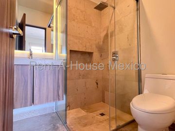 Departamento en Renta con Jardín y Amenidades en Zibatá SGU116