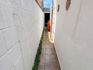 CASA DE 3 RECAMARAS  SIN MUEBLES, EL TOREO. $11,000
