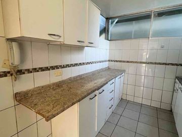 Departamento en Venta en Reñaca, Viña del Mar | 3 Dormitorios, 2 Baños, Estacionamiento