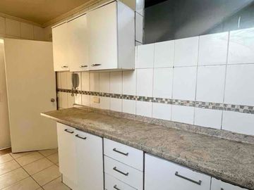 Departamento en Venta en Reñaca, Viña del Mar | 3 Dormitorios, 2 Baños, Estacionamiento