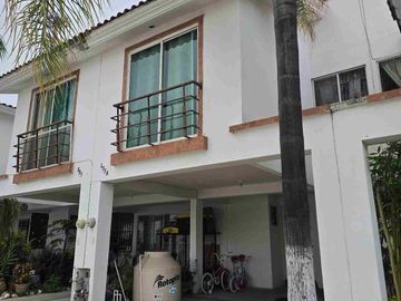 Casa EN VENTA JARDINES DE LOS NARANJOS LEON GTO