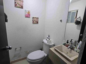 Casa EN VENTA JARDINES DE LOS NARANJOS LEON GTO