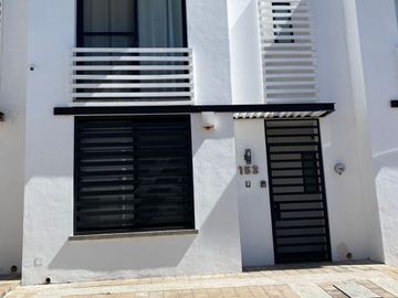 RENTA DE CASA AMUEBLADA EN KATANIA RESIENCIAL