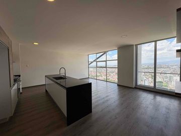 Depto en Renta en Torre UMA, con excelente vista.