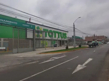 VENDO LOCAL COMERCIAL EN PLENA AVENIDA CARLOS IZAGUIRRE SAN MARTIN DE PORRES