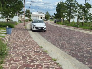 TERRENO EN VENTA EN LA CAMPIÑA DEL BOSQUE DE LEON GTO DENTRO DE CLUSTER