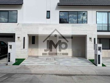 RENTO CASA NUEVA EN PRIVANZAS RESIDENCIAL