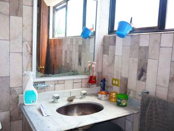 Amplia Casa en Venta, C. 21 poniente, Col. Belisario Domínguez, Puebla.