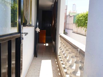 Amplia Casa en Venta, C. 21 poniente, Col. Belisario Domínguez, Puebla.