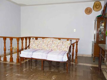 Amplia Casa en Venta, C. 21 poniente, Col. Belisario Domínguez, Puebla.