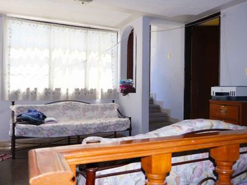 Amplia Casa en Venta, C. 21 poniente, Col. Belisario Domínguez, Puebla.