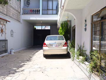 Amplia Casa en Venta, C. 21 poniente, Col. Belisario Domínguez, Puebla.