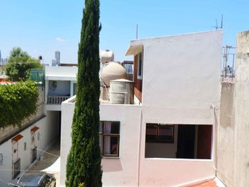 Amplia Casa en Venta, C. 21 poniente, Col. Belisario Domínguez, Puebla.