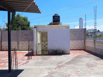 Amplia Casa en Venta, C. 21 poniente, Col. Belisario Domínguez, Puebla.