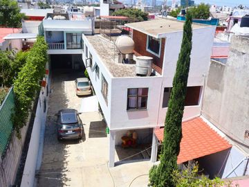 Amplia Casa en Venta, C. 21 poniente, Col. Belisario Domínguez, Puebla.