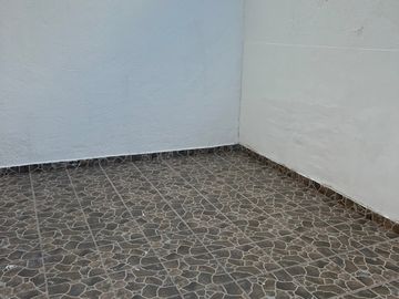 CASA EN RENTA EN FRACC PALMARES FRENTE A CENTRO COMERCIAL ANTEA