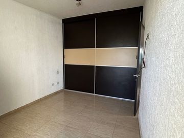 CASA EN RENTA EN FRACC PALMARES FRENTE A CENTRO COMERCIAL ANTEA