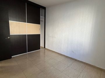 CASA EN RENTA EN FRACC PALMARES FRENTE A CENTRO COMERCIAL ANTEA
