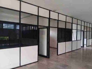 Disewakan Gedung 2 lt Kemang Jakarta Selatan Cocok Klinik Kantor Parkir 20 Mobil