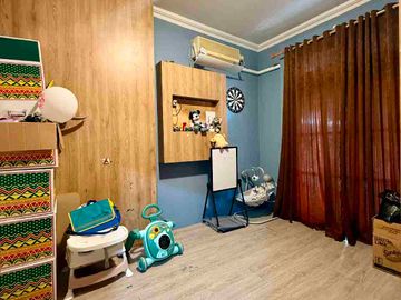 RUMAH MEWAH 2 LANTAI FULL FURNISHED DALAM PERUMAHAN ELITE PINGGIR JALAN RAYA PALAGAN KM 7 NGAGLIK SLEMAN